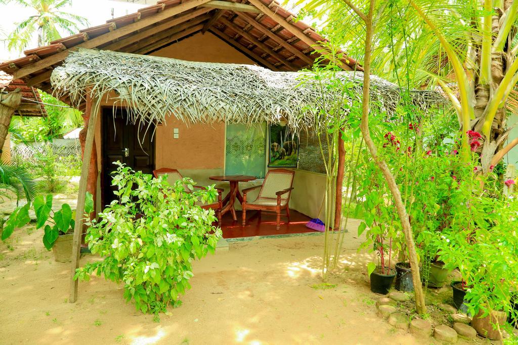 Natural Cabanas Kanattegoda Extérieur photo